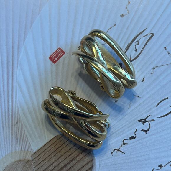 Vintage 80s Oversized Large Woven Chunky Gold Tone Statement Earrings - Picture 3 of 6